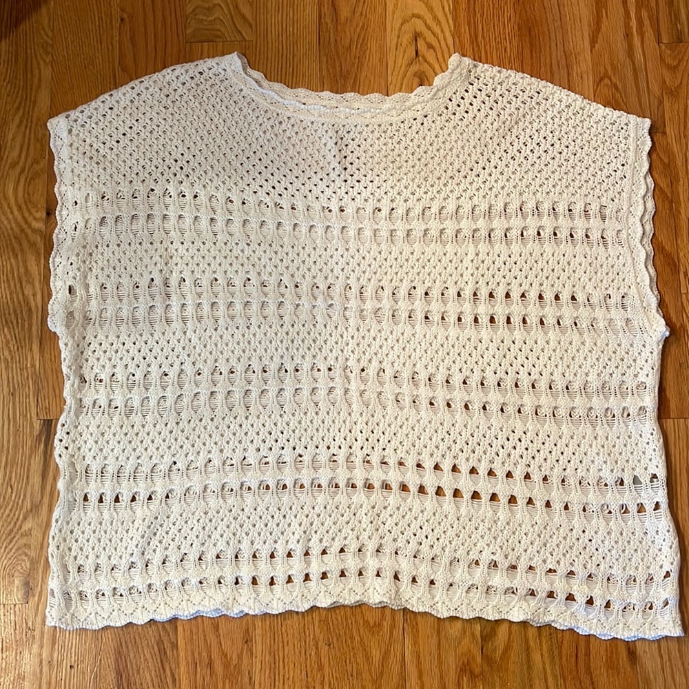 White knit sweater short sleeve